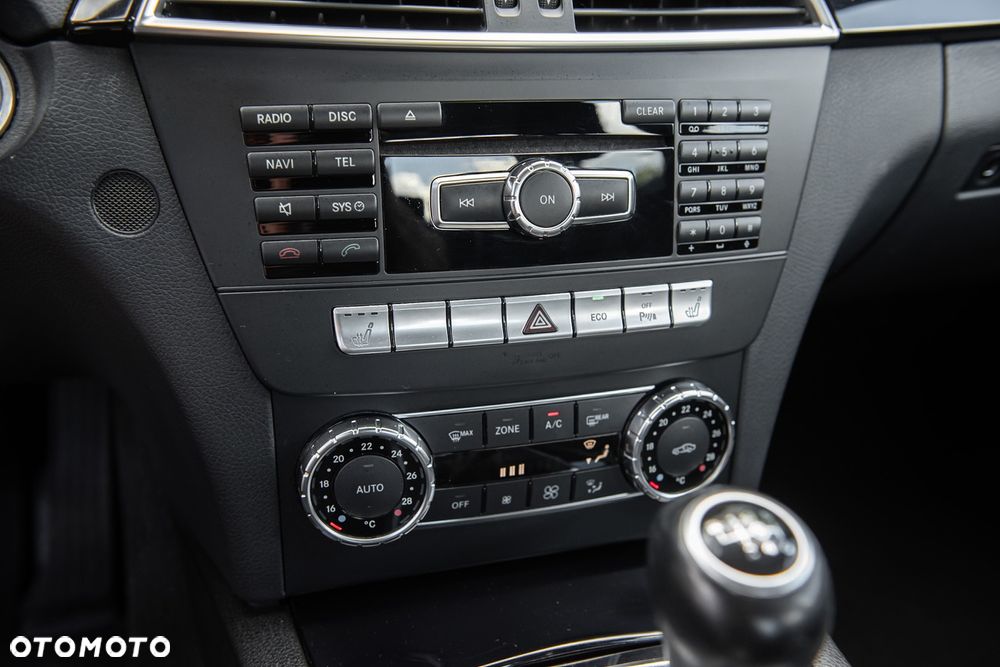 Mercedes-Benz Klasa C 180 BlueEFFICIENCY Avantgarde - 21