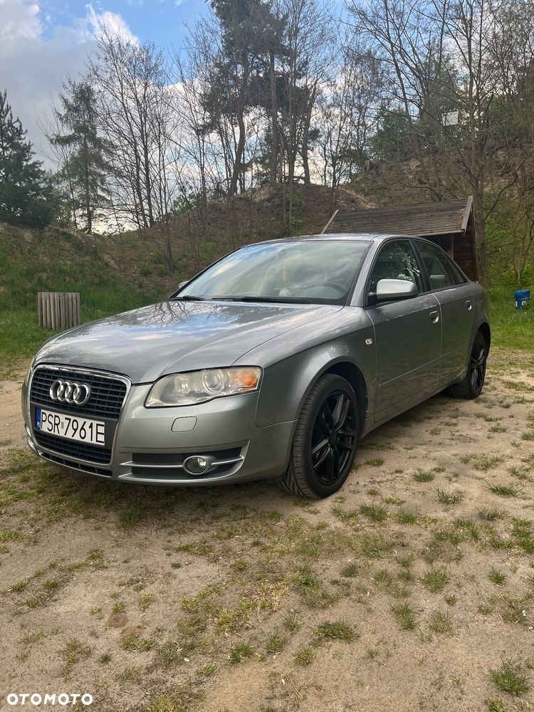 Audi A4 Limousine - 1