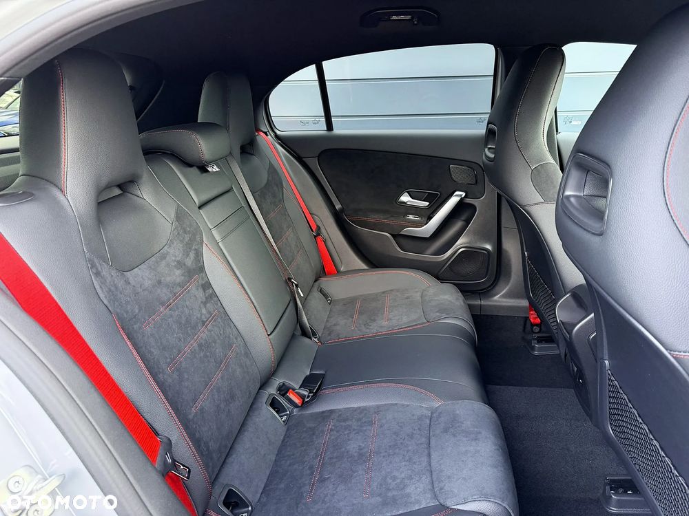 Mercedes-Benz Klasa A 35 AMG 4-Matic 8G-DCT - 17