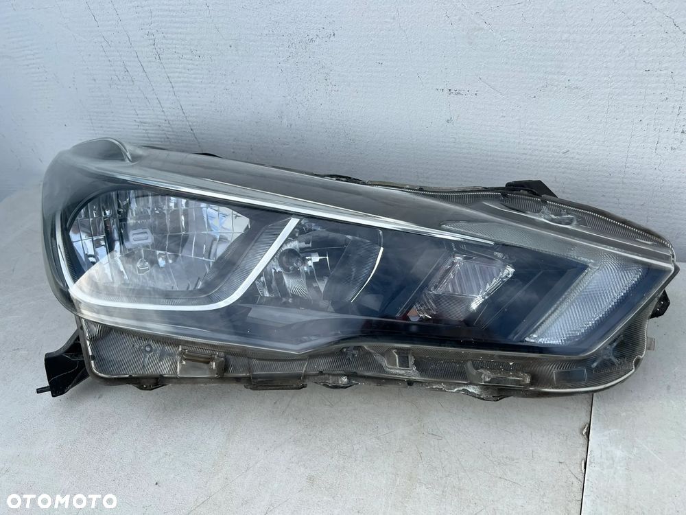 Lampa prawy przód Nissan Micra K14 260105FA0A - 1