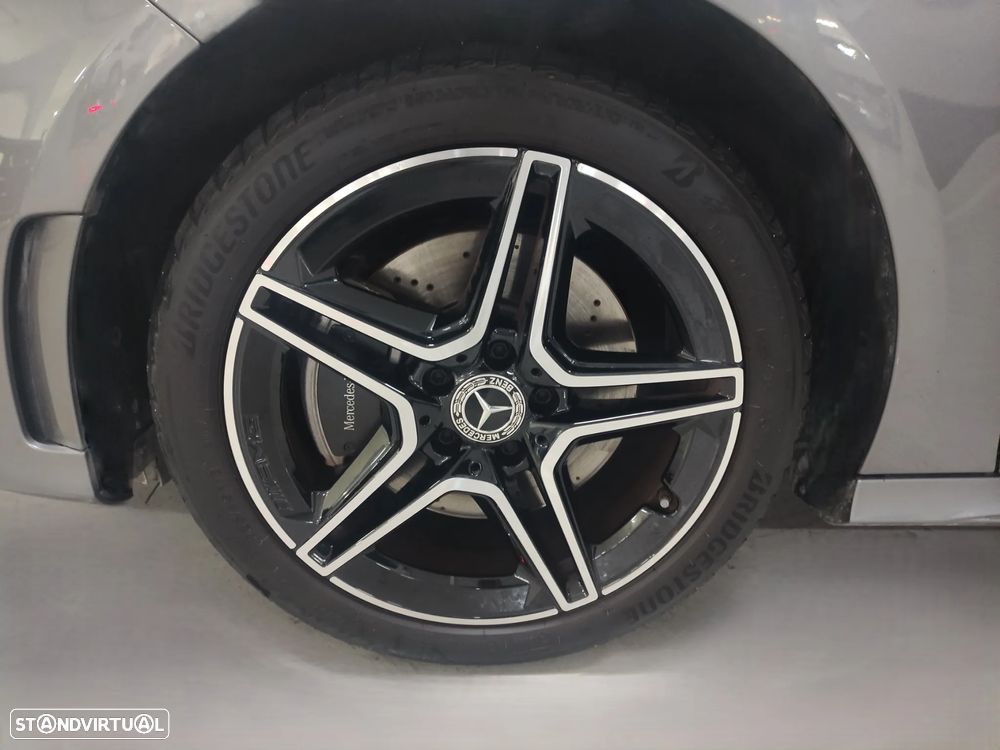 Mercedes-Benz A 250 e AMG Line - 5