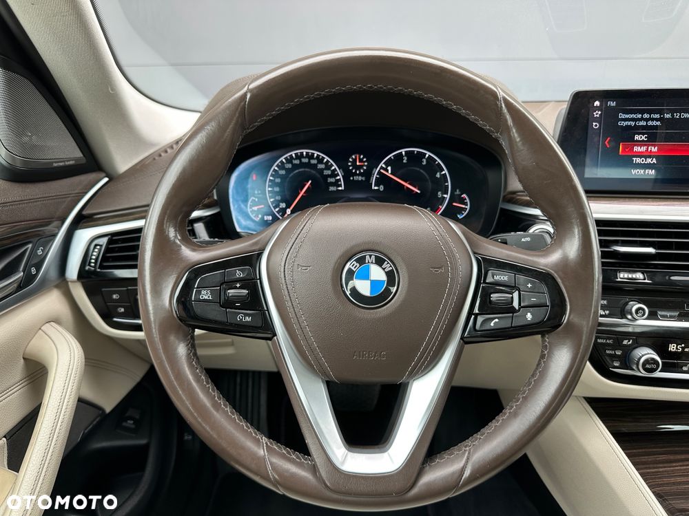BMW Seria 5 520d Luxury Line - 24