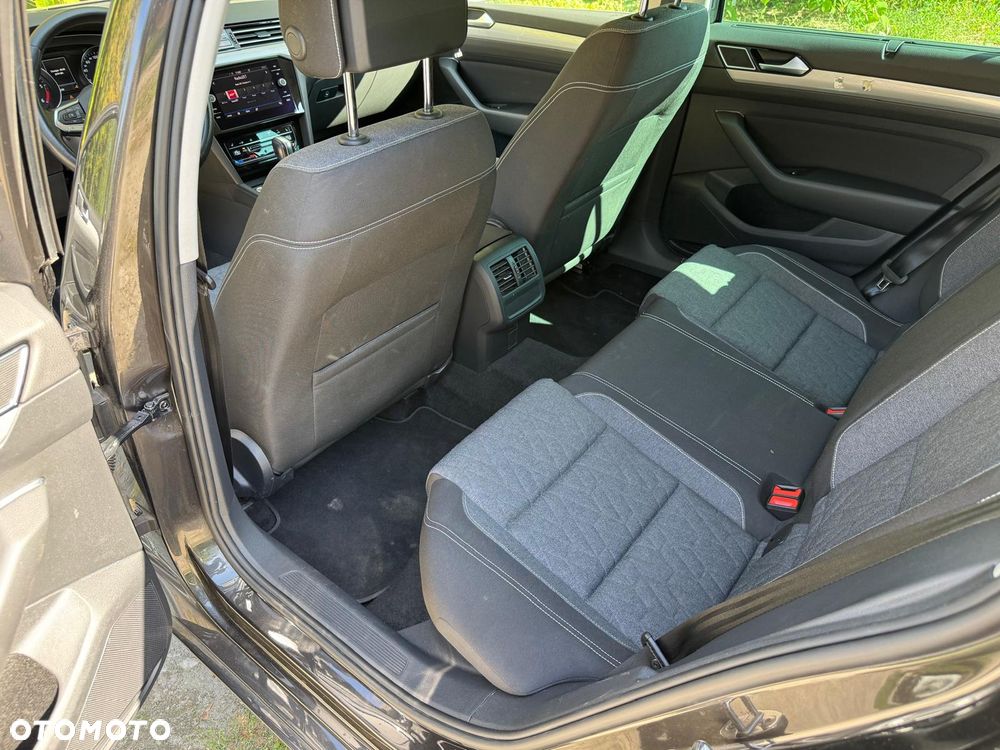 Volkswagen Passat 2.0 TDI SCR Style DSG - 11