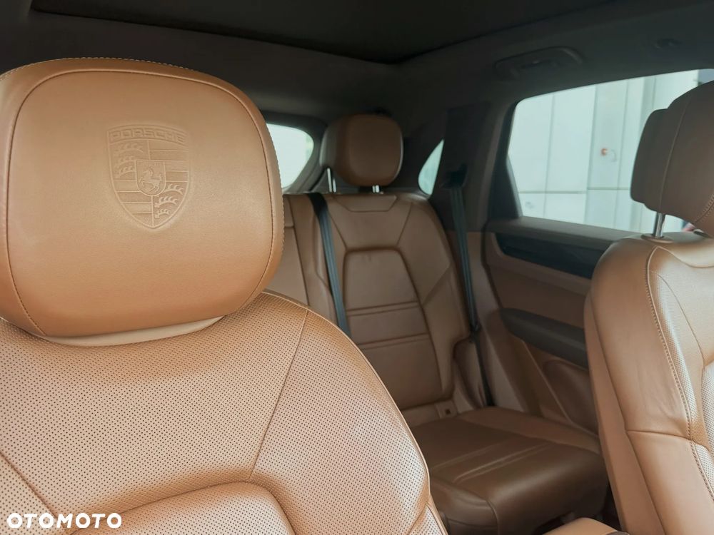 Porsche Cayenne - 13
