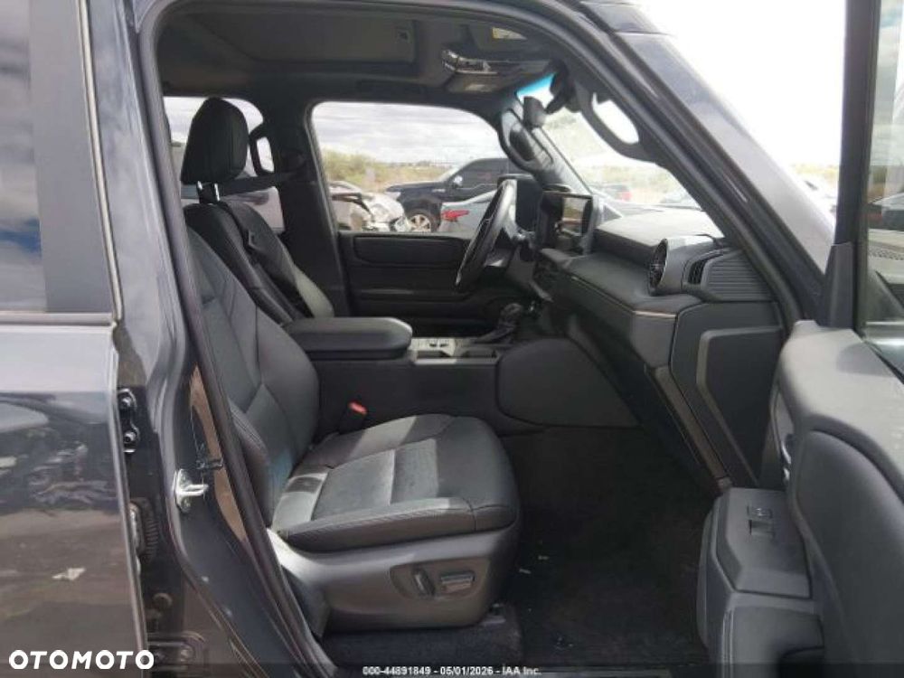 Toyota Land Cruiser - 12