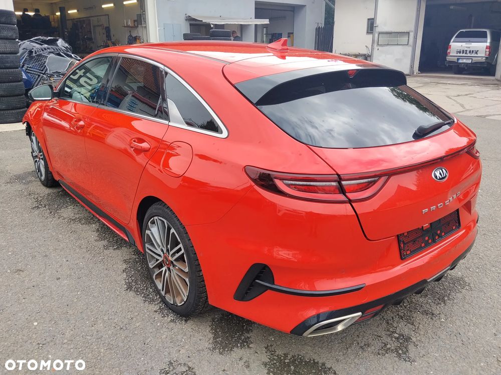 Kia ProCeed 1.6 T-GDI GT DCT - 3