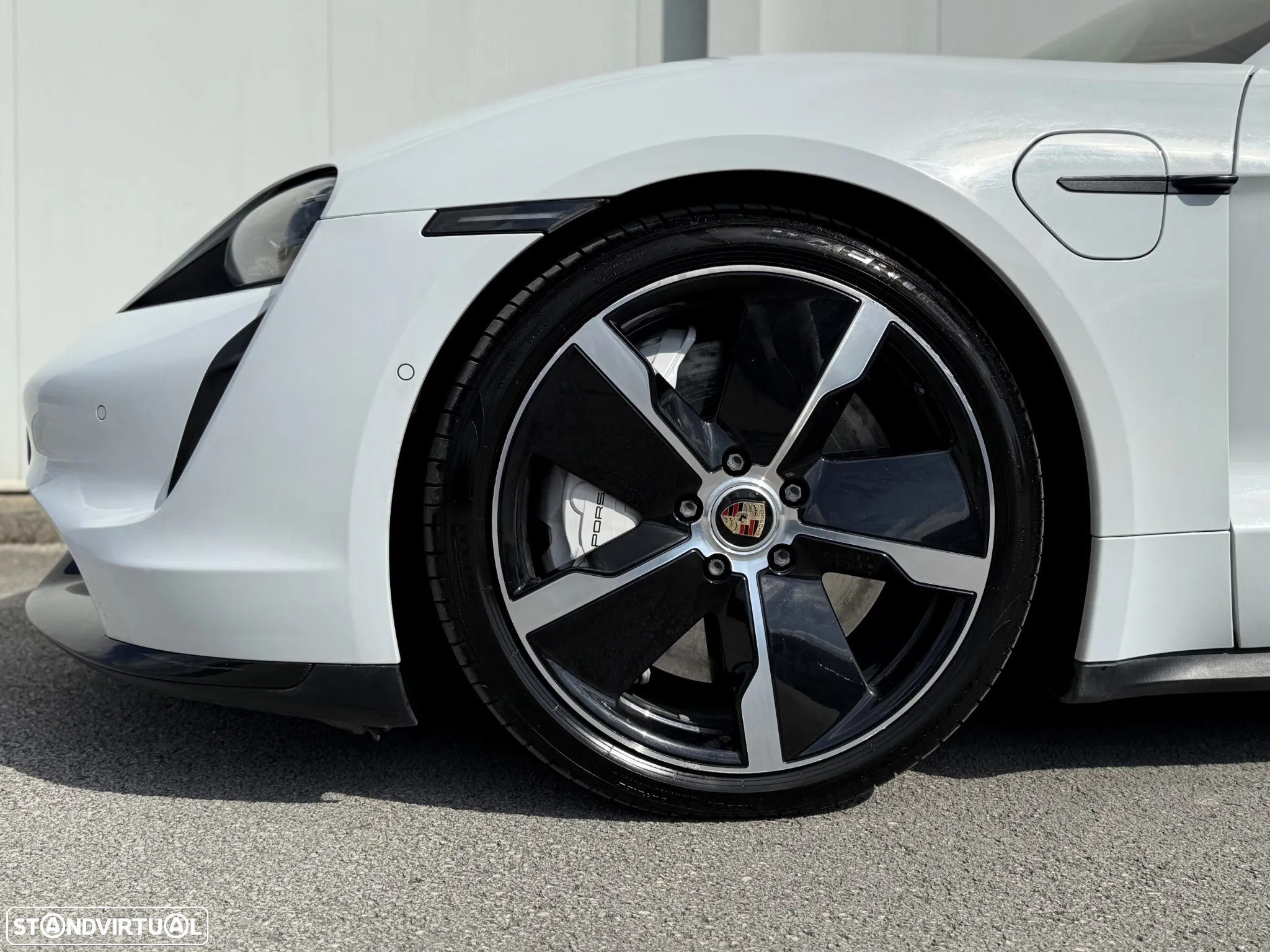 Porsche Taycan Turbo - 19