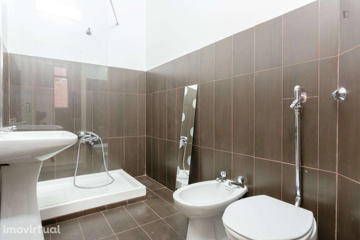 Quarto - localizado em Arroios Lisbon - Grande imagem: 3/12