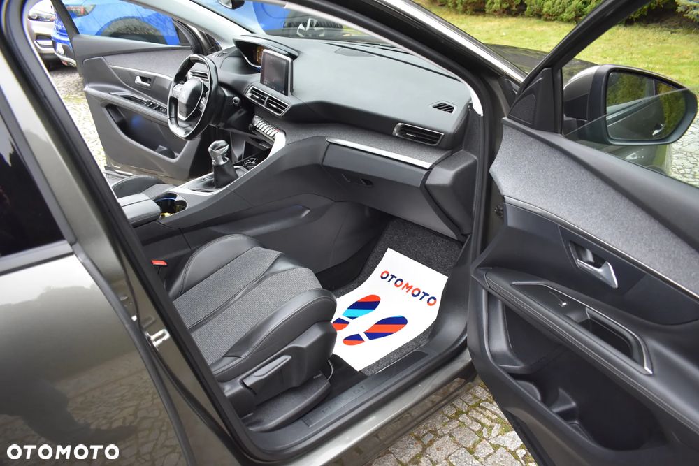 Peugeot 3008 PureTech 130 Stop & Start GPF Allure - 34