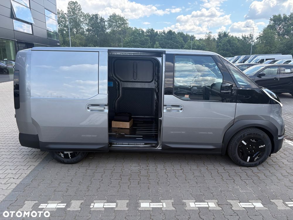 Kia Pv5 - 8