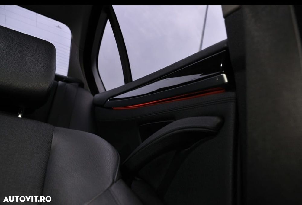 BMW Seria 5 525d xDrive Aut. - 38