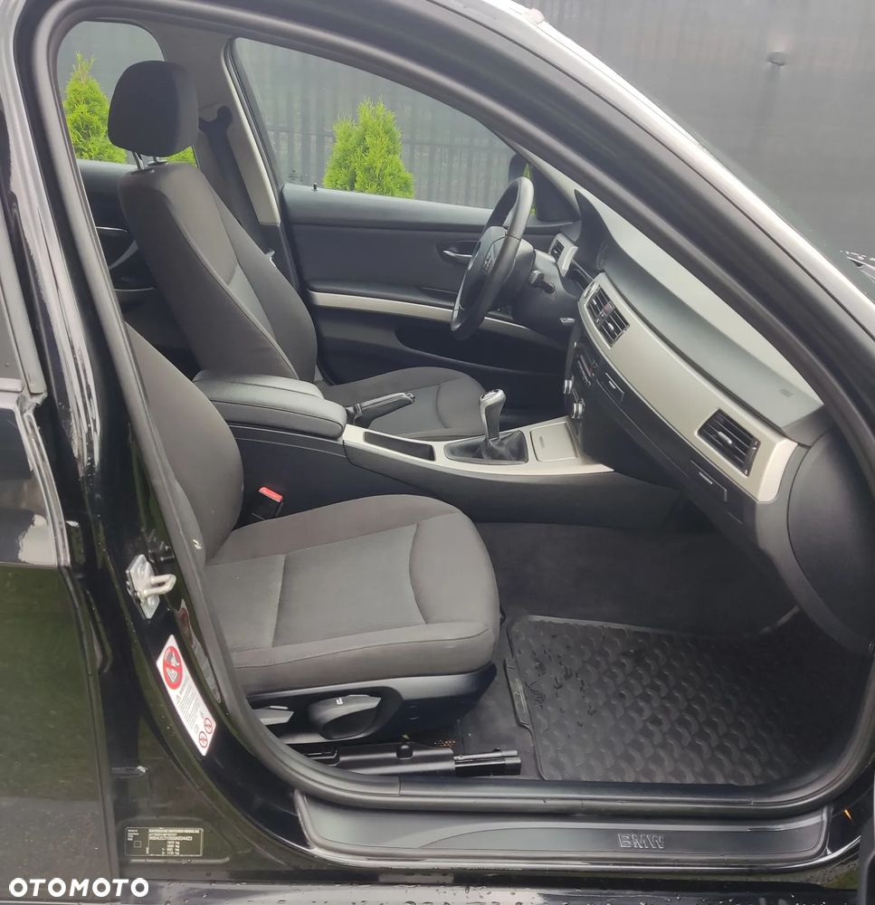 BMW Seria 3 318i - 16