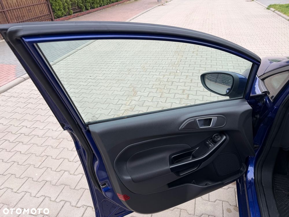 Ford Fiesta 1.25 Champions Edition - 26