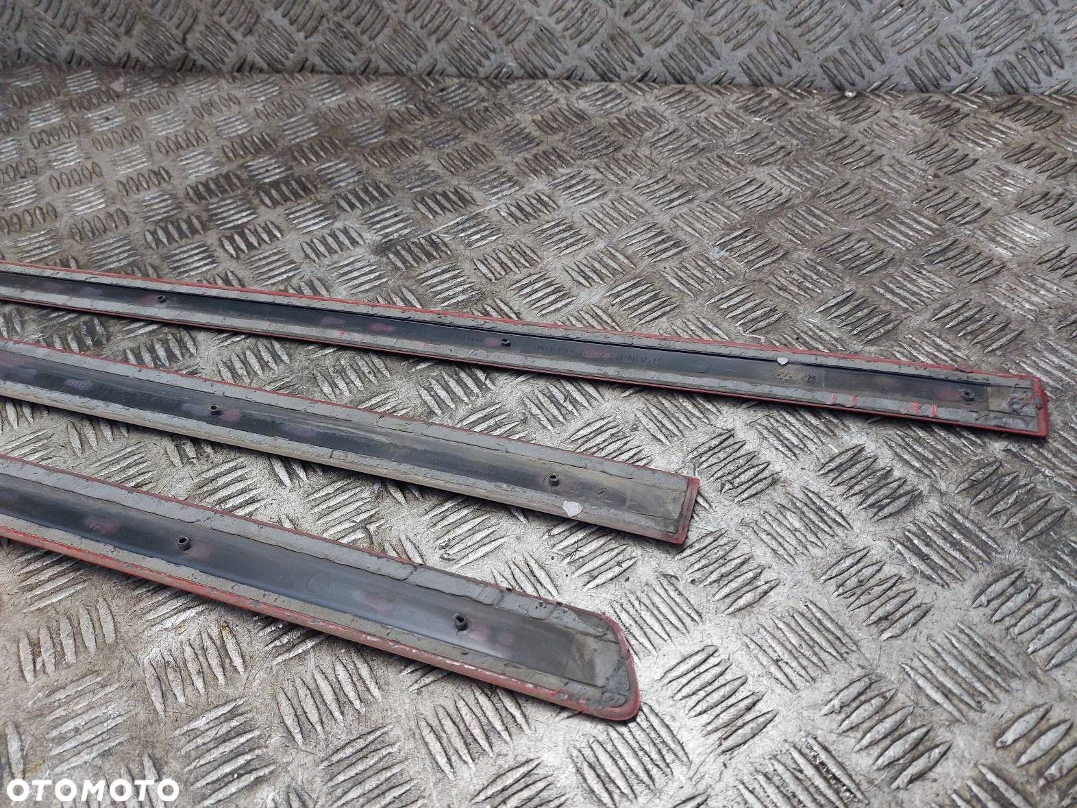 LISTWY DRZWI ŚRODKOWE AUDI A4 B6 2.0 20V ALT LY3J 8E0853963 8E0853964 - 8