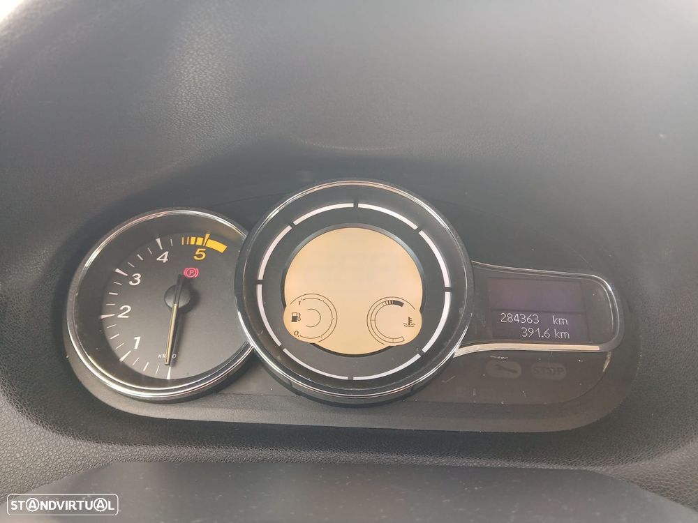 Renault Mégane 1.5 dCi Confort - 6