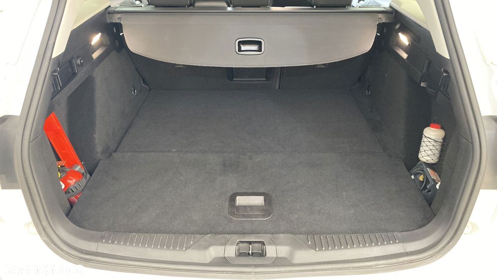 Ford Focus 1.0 EcoBoost mHEV Titanium X - 11