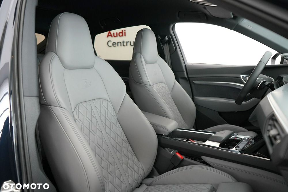 Audi Q8 Sportback e-tron - 26