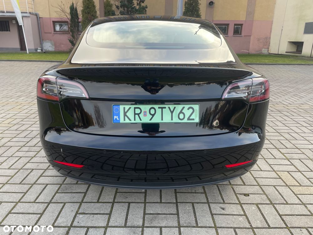 Tesla Model 3 - 21