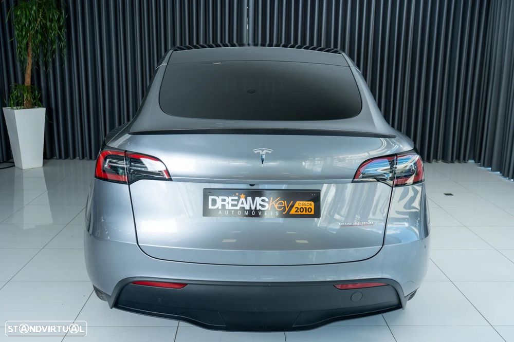 Tesla Model Y Performance Dual Motor AWD - 9