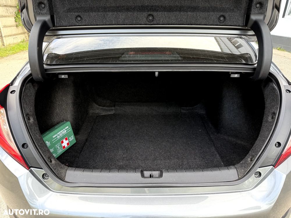 Honda Civic 1.5 VTEC Turbo Elegance Navi - 9