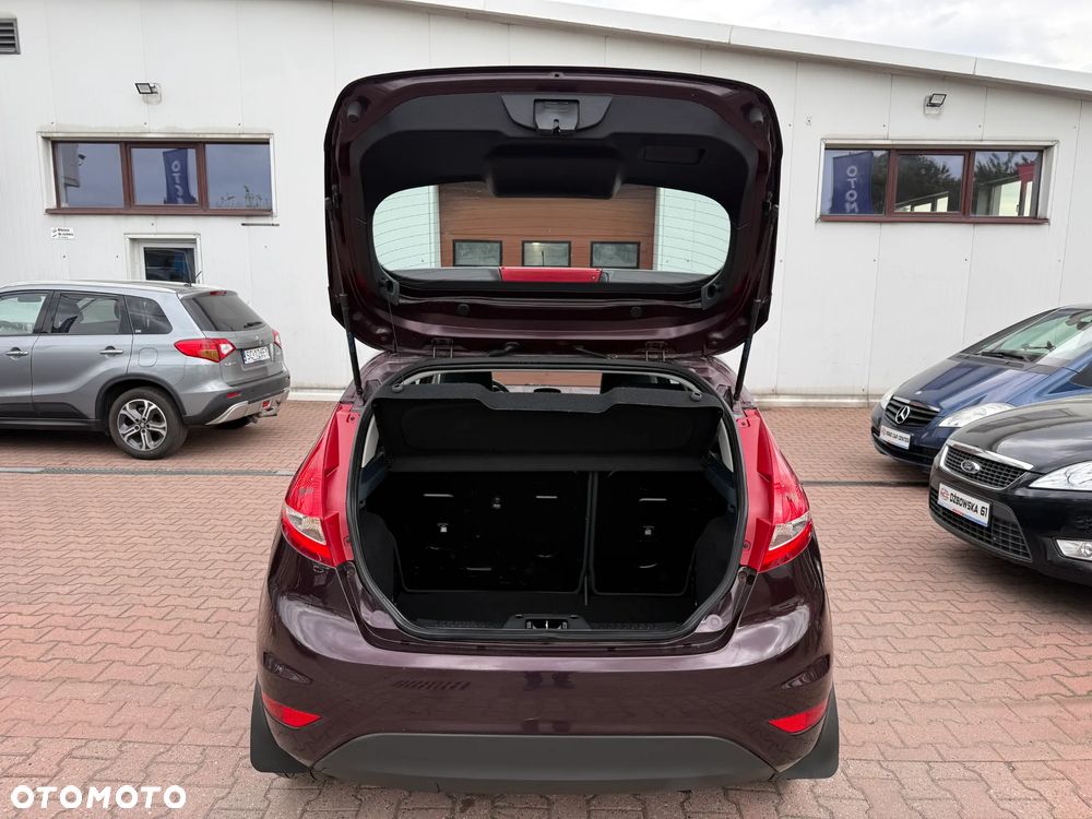 Ford Fiesta 1.25 Celebration - 25