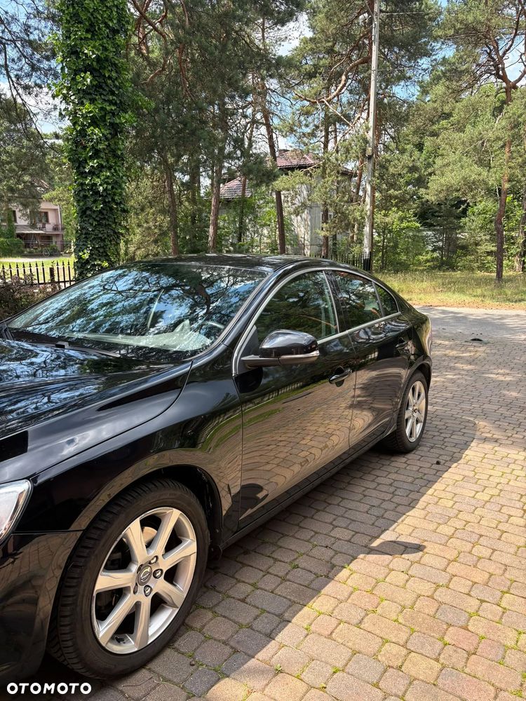 Volvo S60 D2 Drive-E Dynamic Edition (Kinetic) - 2