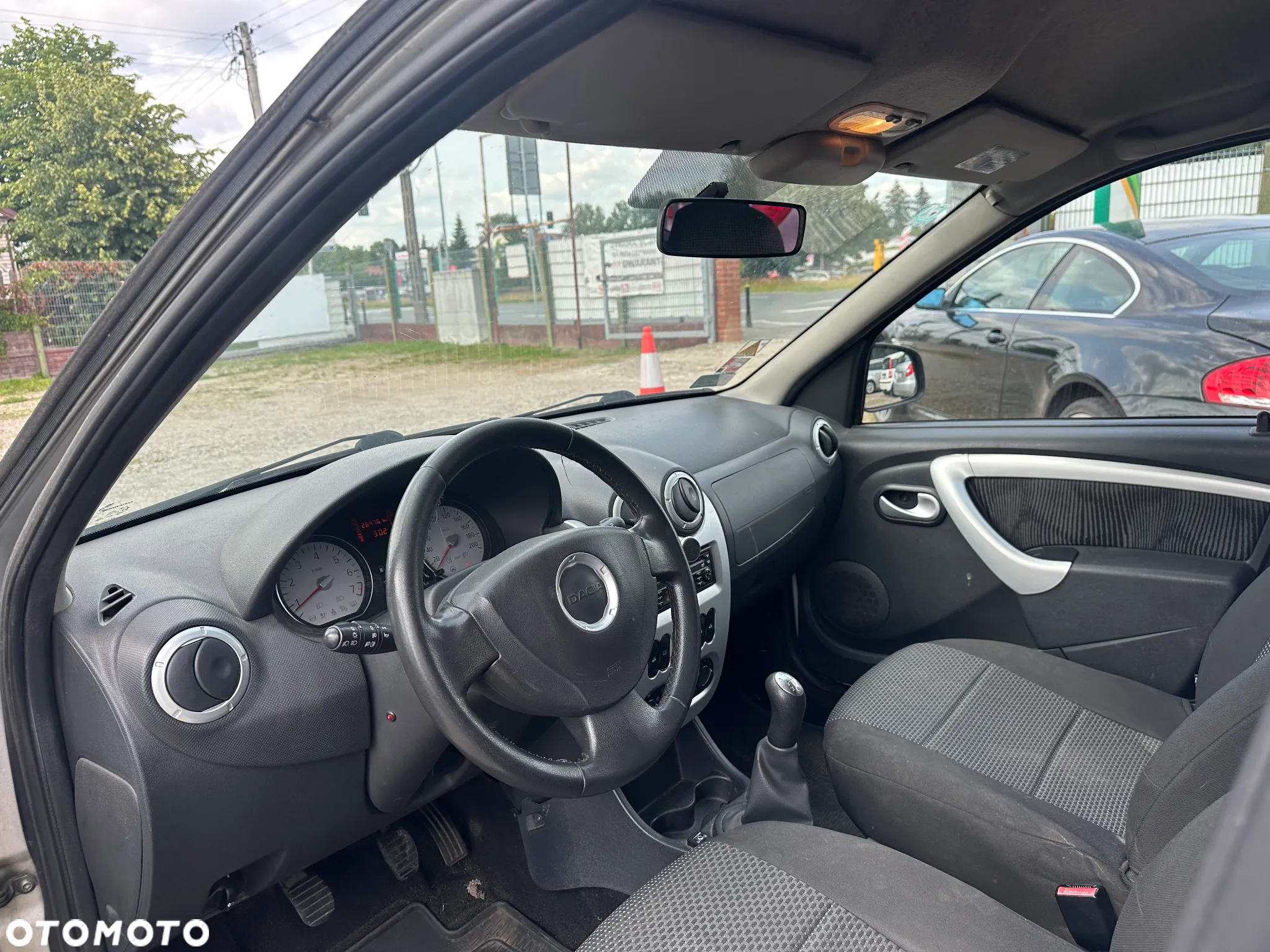 Dacia Logan - 12