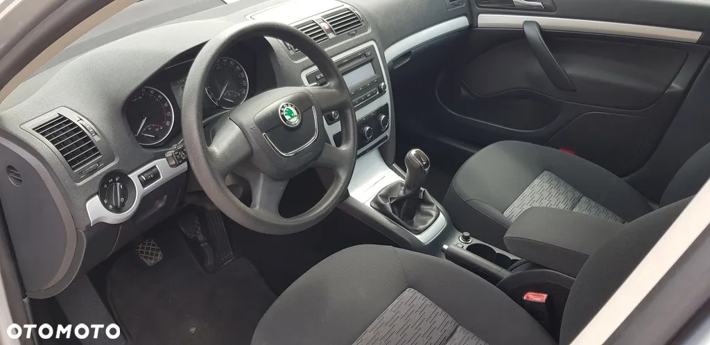 Skoda Octavia 1.6 TDI 4x4 Ambiente - 10