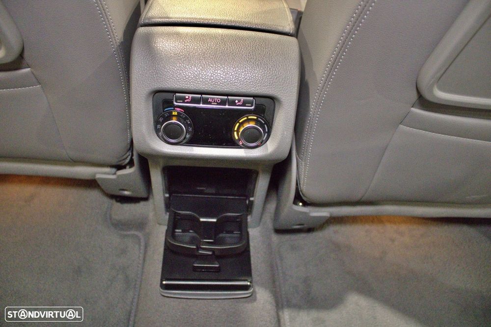 VW Sharan 2.0 TDI Blue Highline DSG - 19