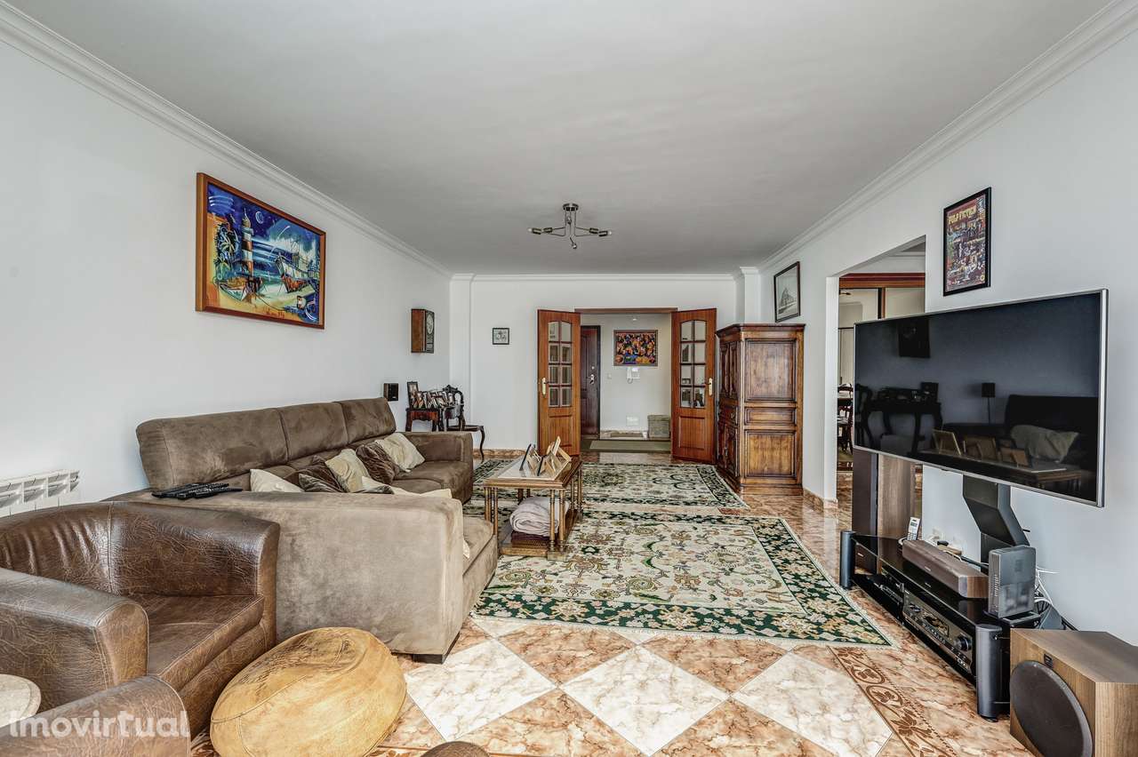 Elegante e confortável T3, com garagem fechada, em condomínio fechado - Grande imagem: 2/30