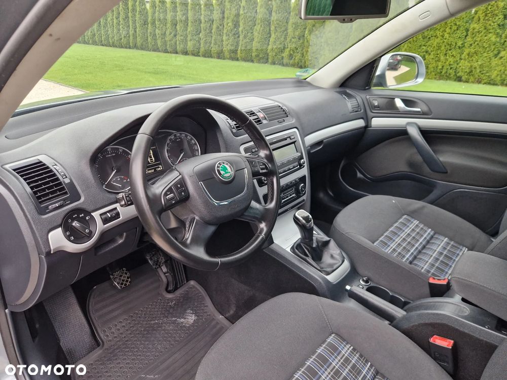 Skoda Octavia 1.8 TSI FAMILY - 6