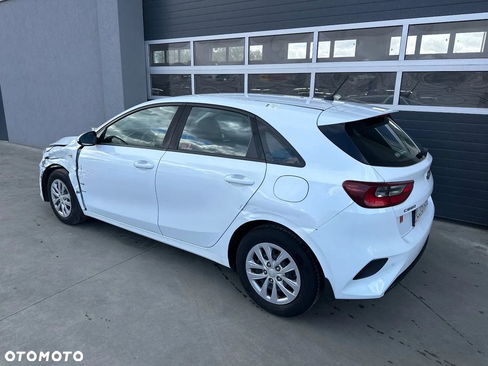Kia Ceed - 9