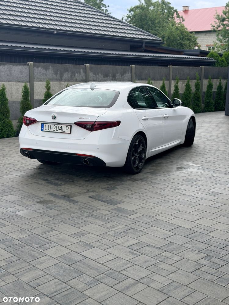 Alfa Romeo Giulia - 6