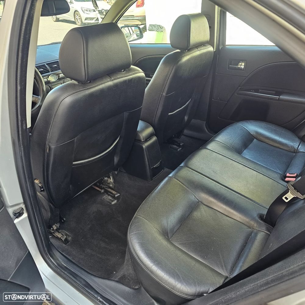 Ford Mondeo 2.0 TDCI Trend - 28
