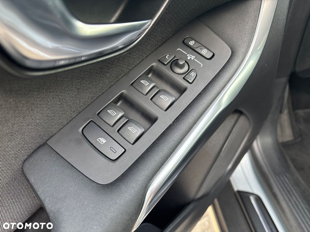 Volvo V40 Cross Country - 20