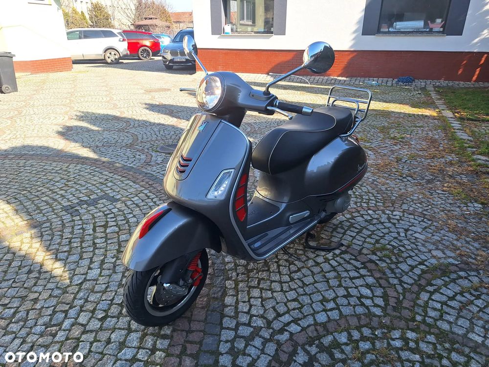 Piaggio Vespa - 1