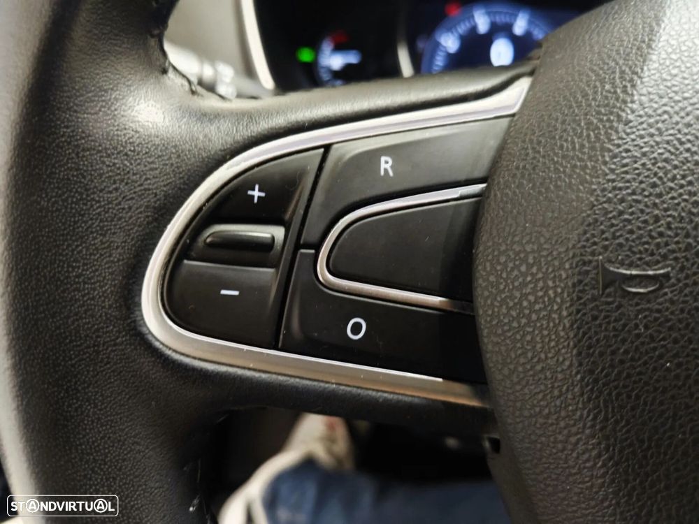 Renault Mégane 1.3 TCe Limited J17 - 34