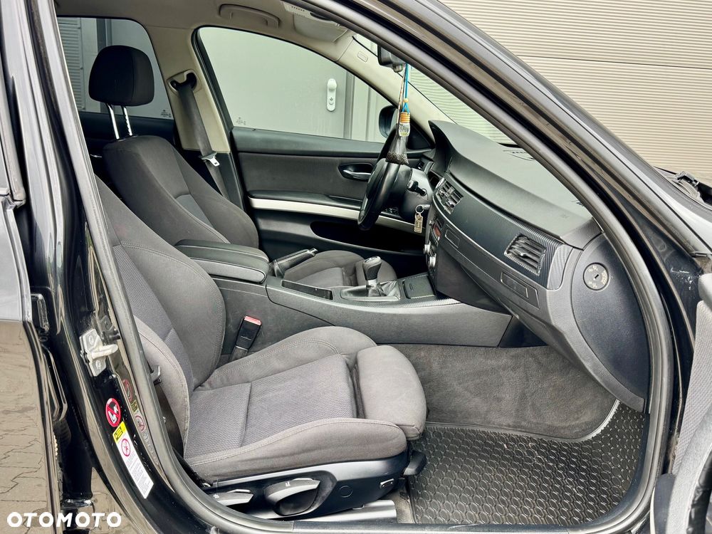 BMW Seria 3 318d Sport Line - 10