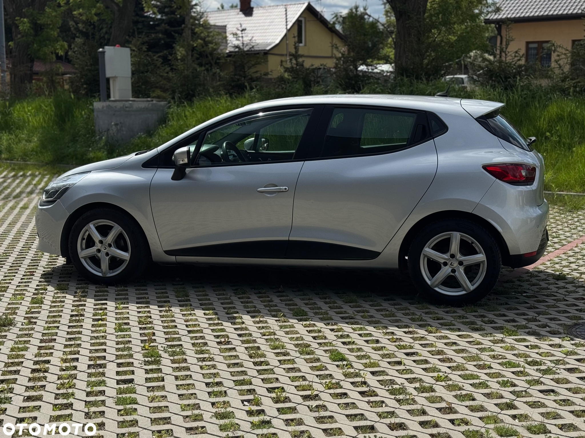 Renault Clio - 8
