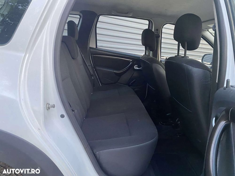 Dacia Duster 1.5 dCi 4x4 Laureate - 8