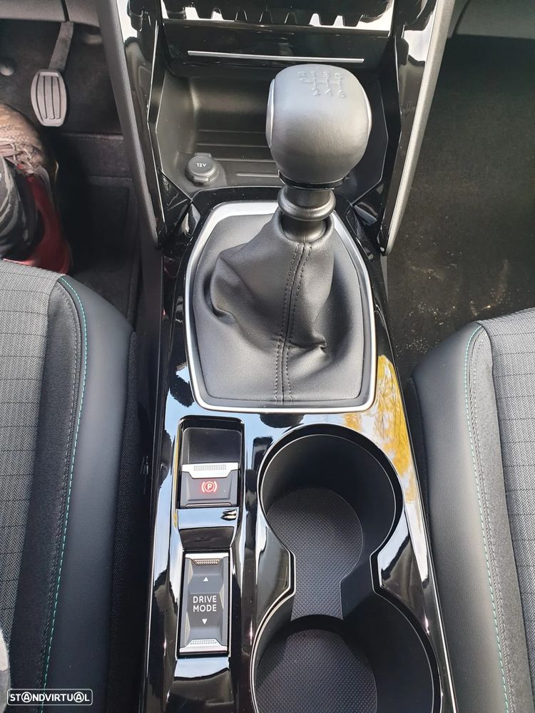 Peugeot 2008 1.2 PureTech Allure - 13