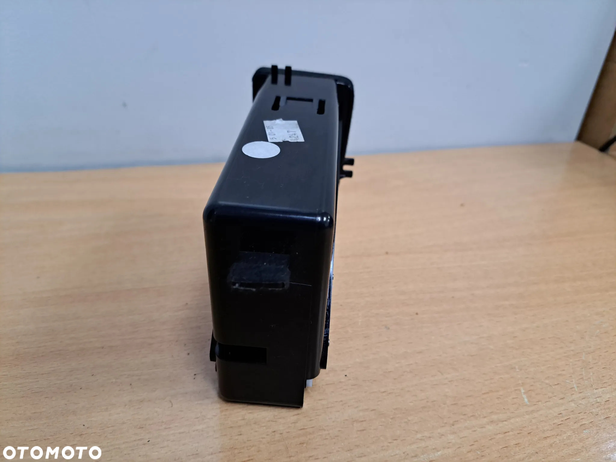 UCHWYT NA KUBEK CUPHOLDER KOŁO RADIA V70 II XC70 II S60 I - 6