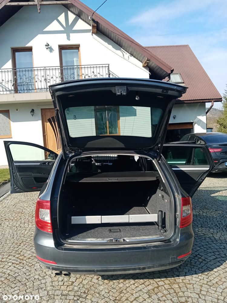 Skoda Superb 2.0 TDI DSG Ambition - 14