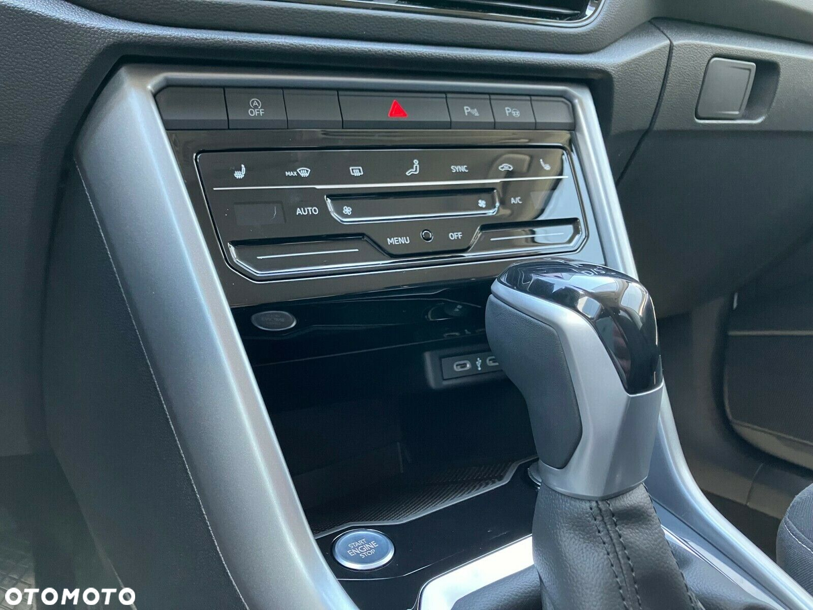 Volkswagen T-Roc - 19