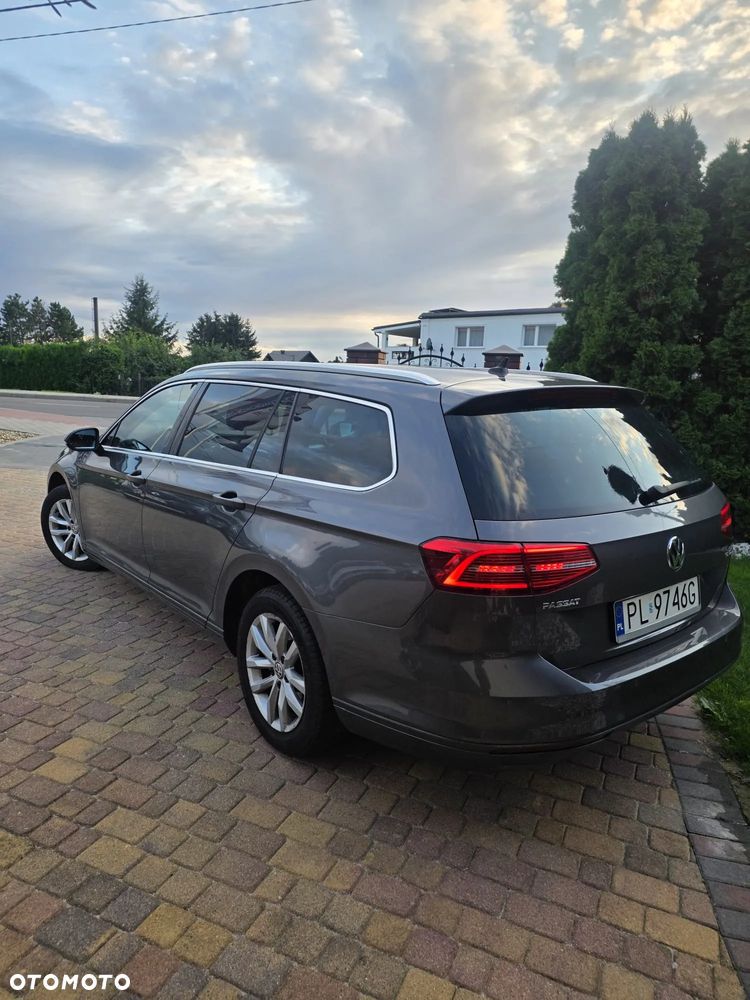 Volkswagen Passat 1.6 TDI (BlueMotion Technology) DSG Comfortline - 9