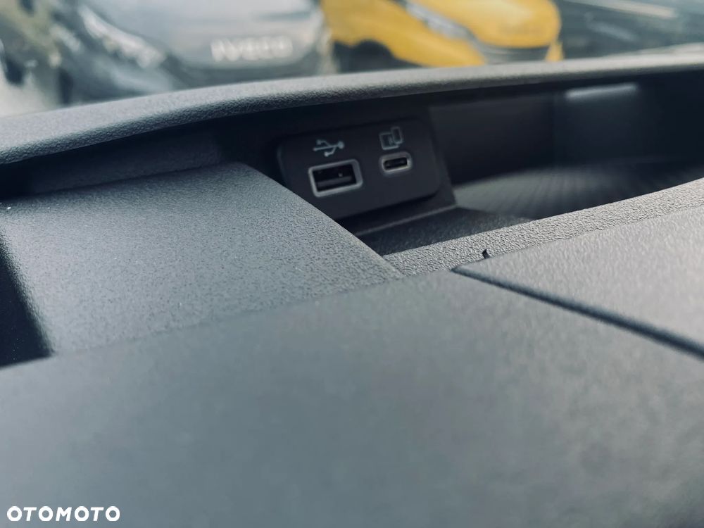 Iveco Daily 35S18HA8 V 3.0 Diesel 180KM AT8 Furgon Brygadowy L4H2 - 8