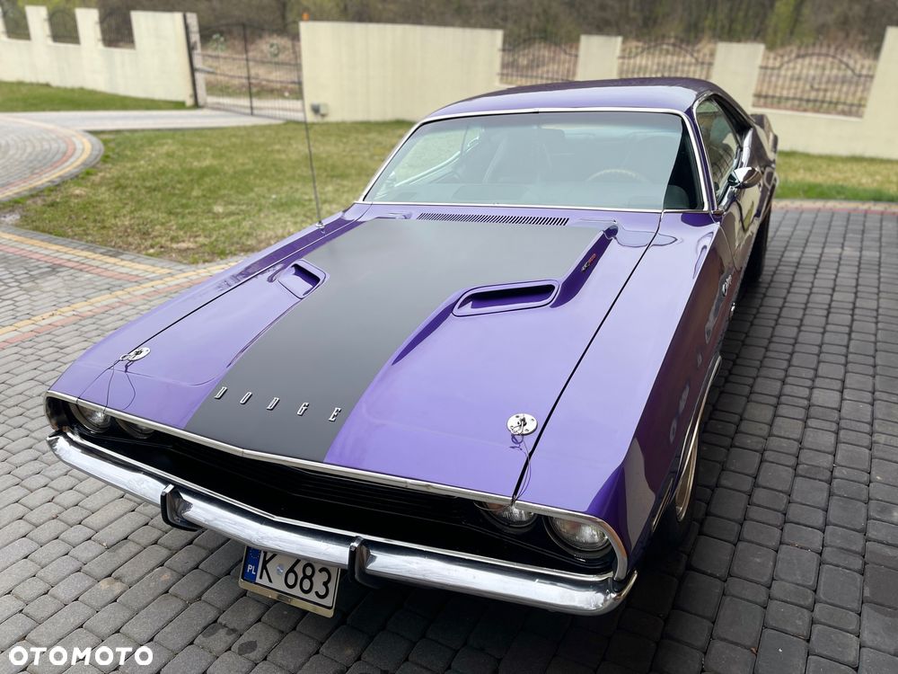 Dodge Challenger - 13