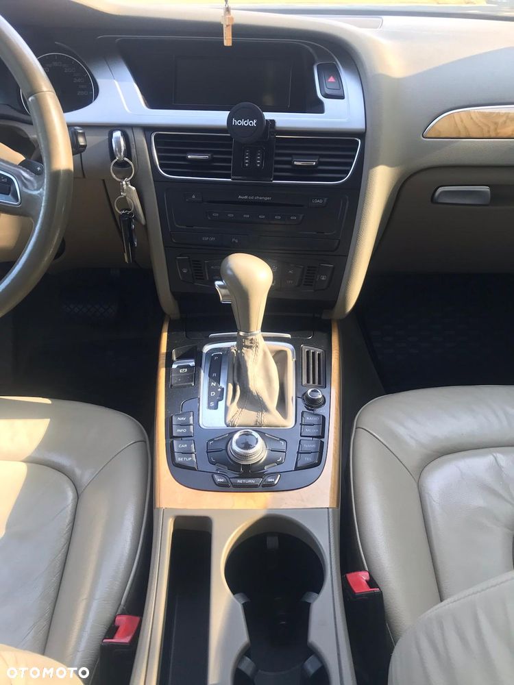 Audi A4 Limousine 3.2 FSI Quattro Tiptronic - 10