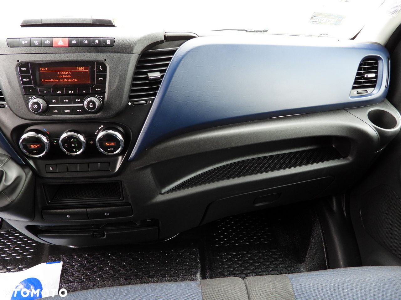 Iveco DAILY 50C15 PLANDEKA 12 PALET TEMPOMAT BLIŹNIACZE KOŁA KLIMATYZACJA  150KM - 34