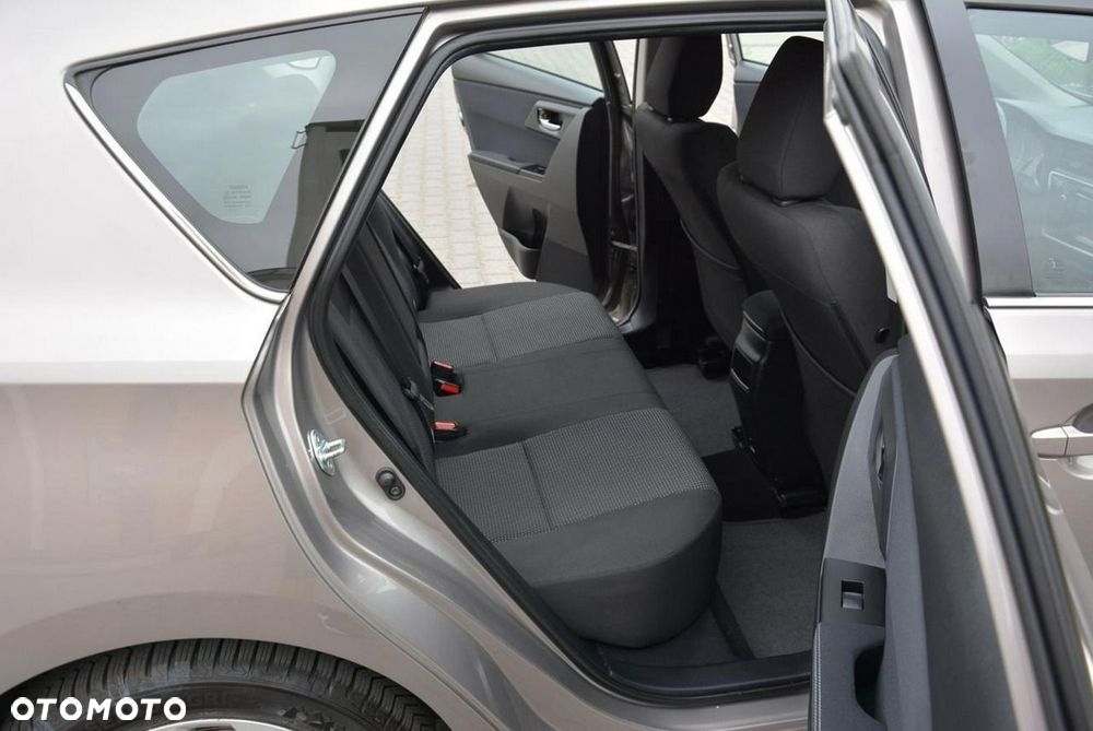 Toyota Auris 1.6 Executive - 14